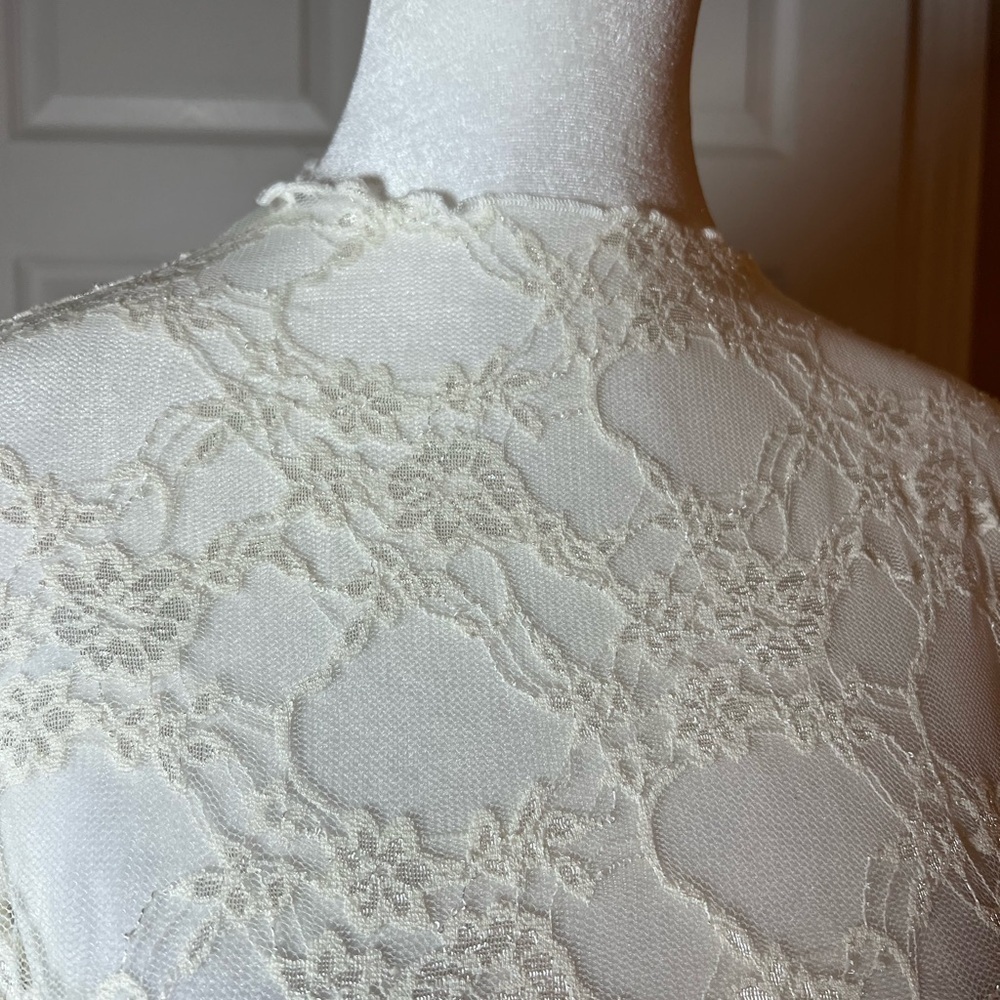 Chic & Romantic Emerson Young Ivory Floral Lace Mock Long Sleeve Size Small - Picture 2 of 8